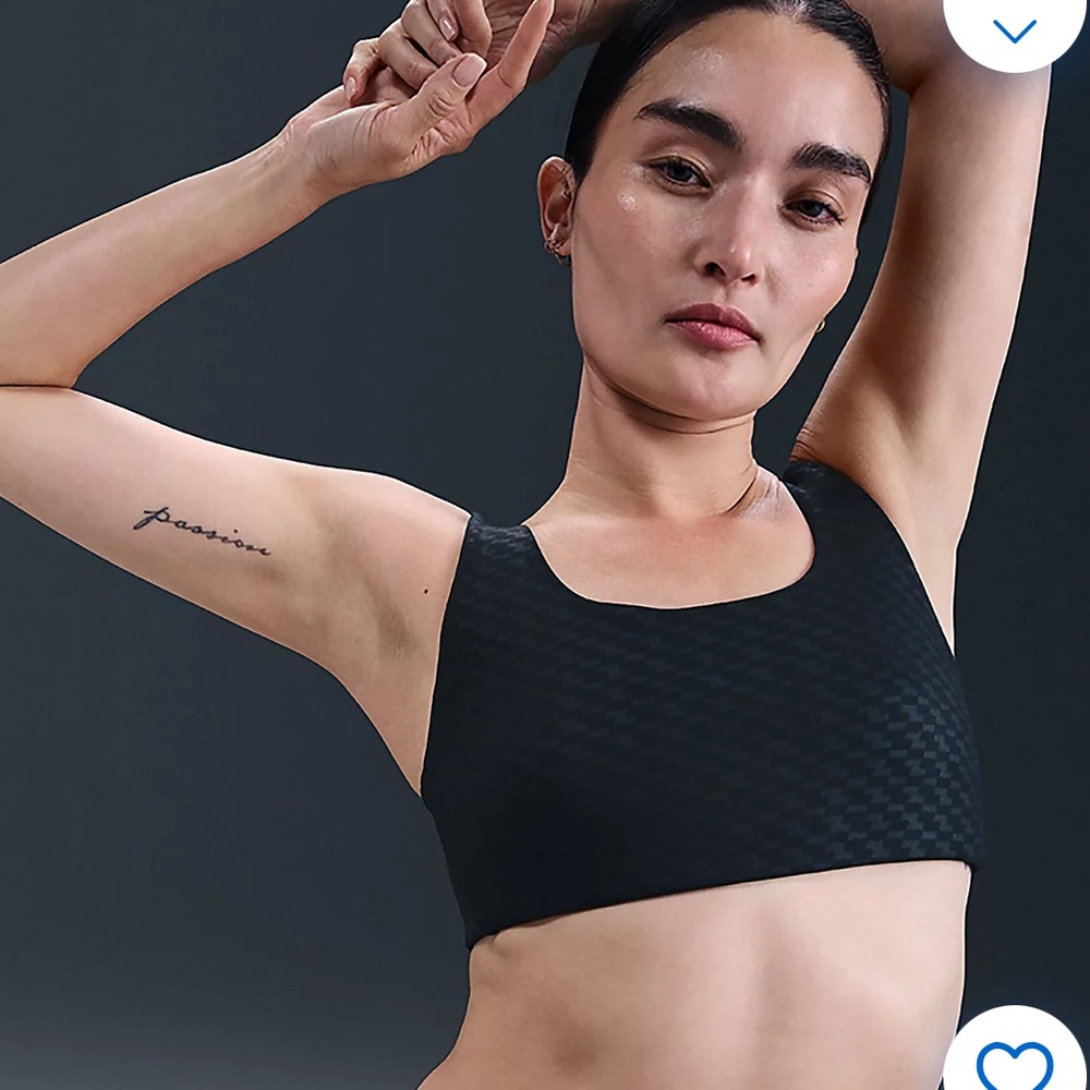 NWOT Nike Alate Medium Support Dry fit Sports Bra Size M in black - Picture 7 of 7